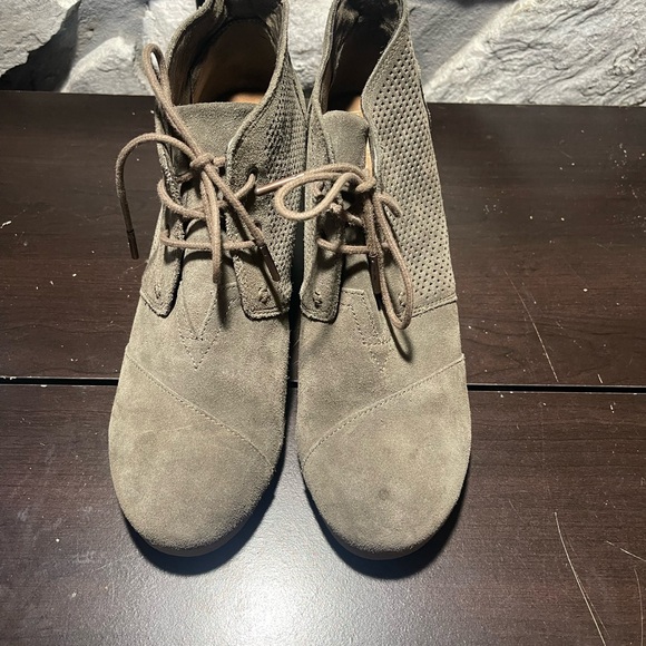 Toms Gray Suede Ankle Boots - Picture 1 of 6